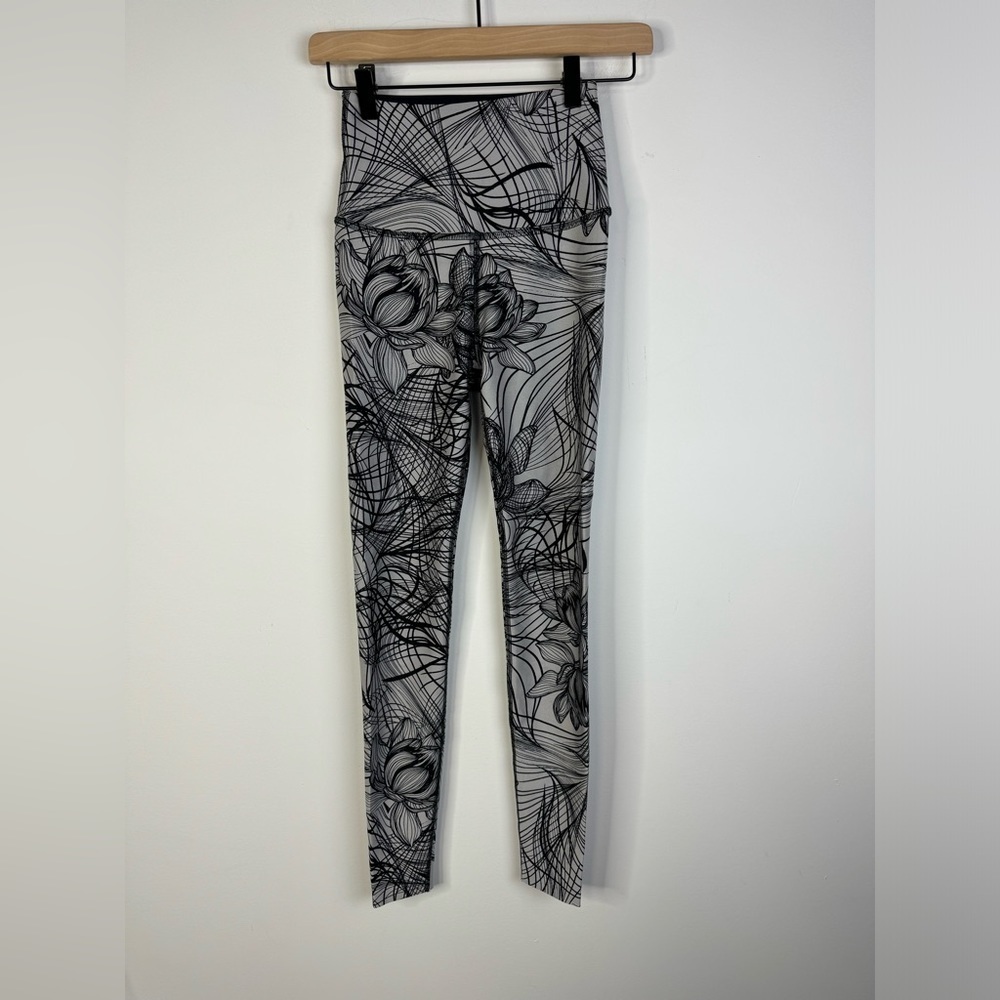 Beyond YogaFlip it and Reverse it High Waisted Long Legging XS